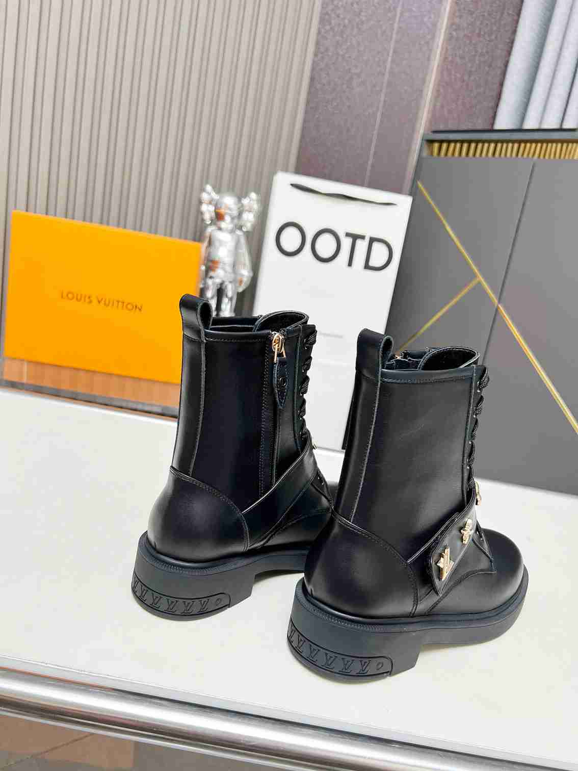 Louis Vuitton Citizen Flat Ranger Leather Boots Black 1Adazr - Image 3