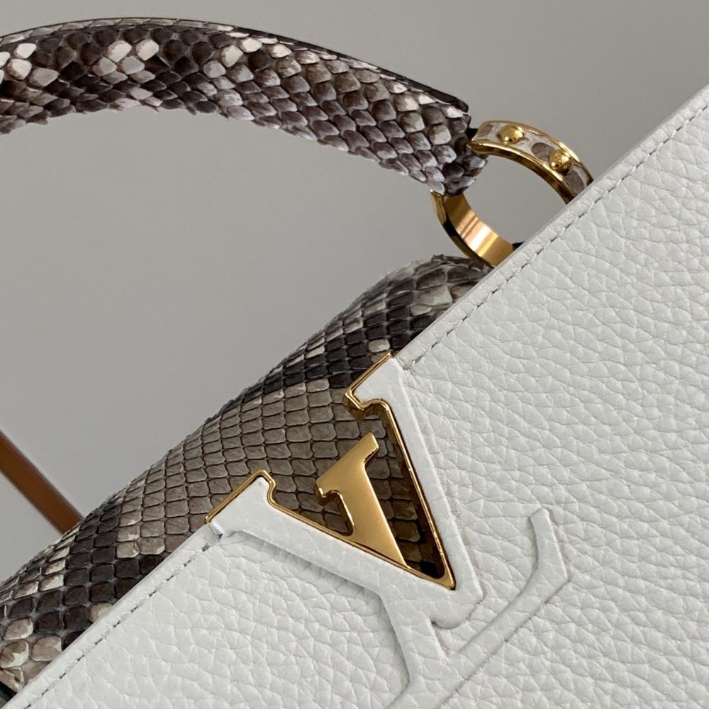 Louis Vuitton Capucines BB Grained Leather Top Handle Bag White 27cm - Image 4