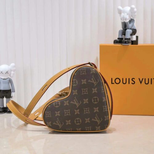 Alternative view of Louis Vuitton Coeur Heart Bag Game On Monogram 21Cm M57456
