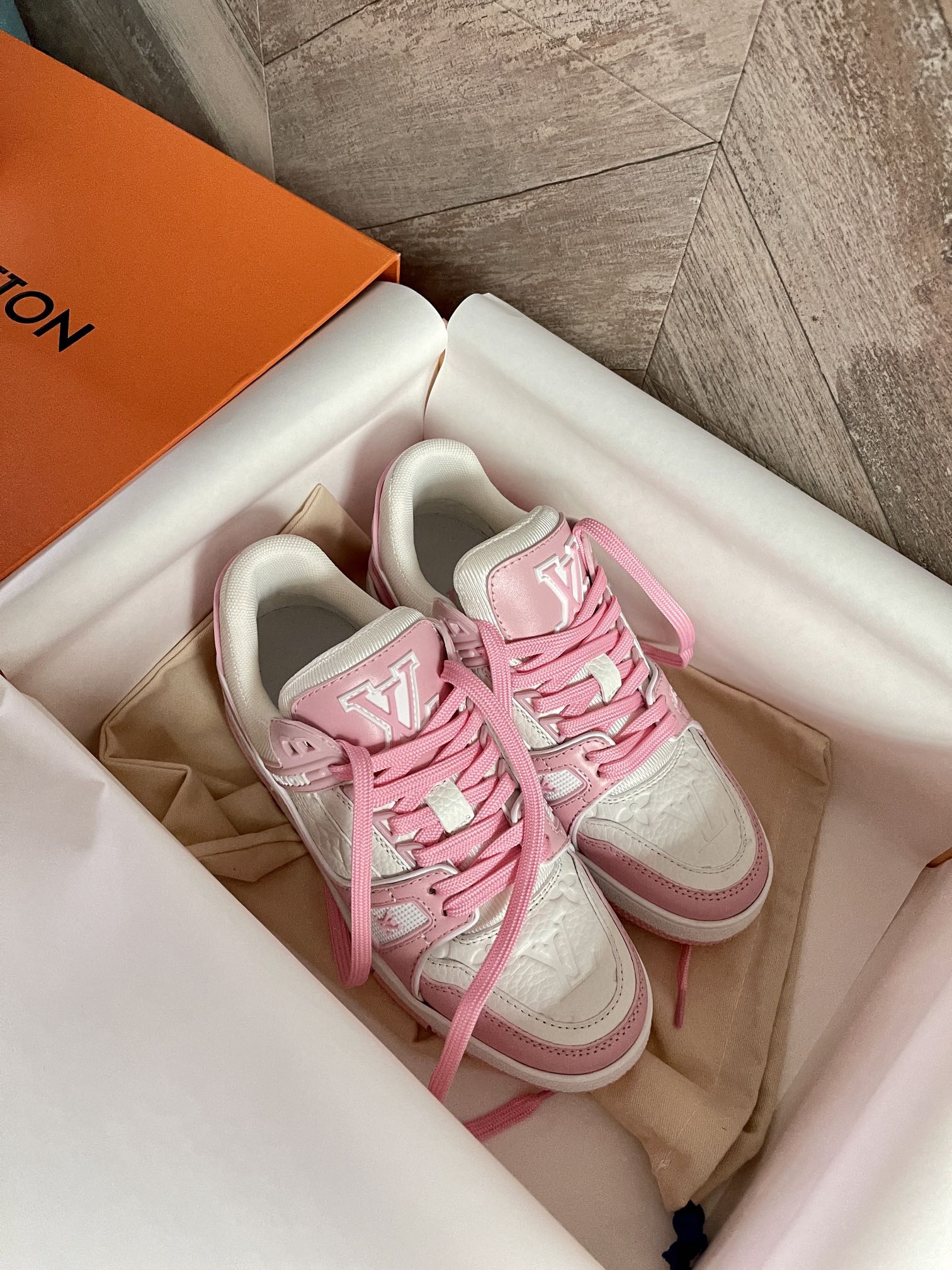 Louis Vuitton LV Trainer Grained Leather Sneaker Pink Rose 1AGZCF - Image 2