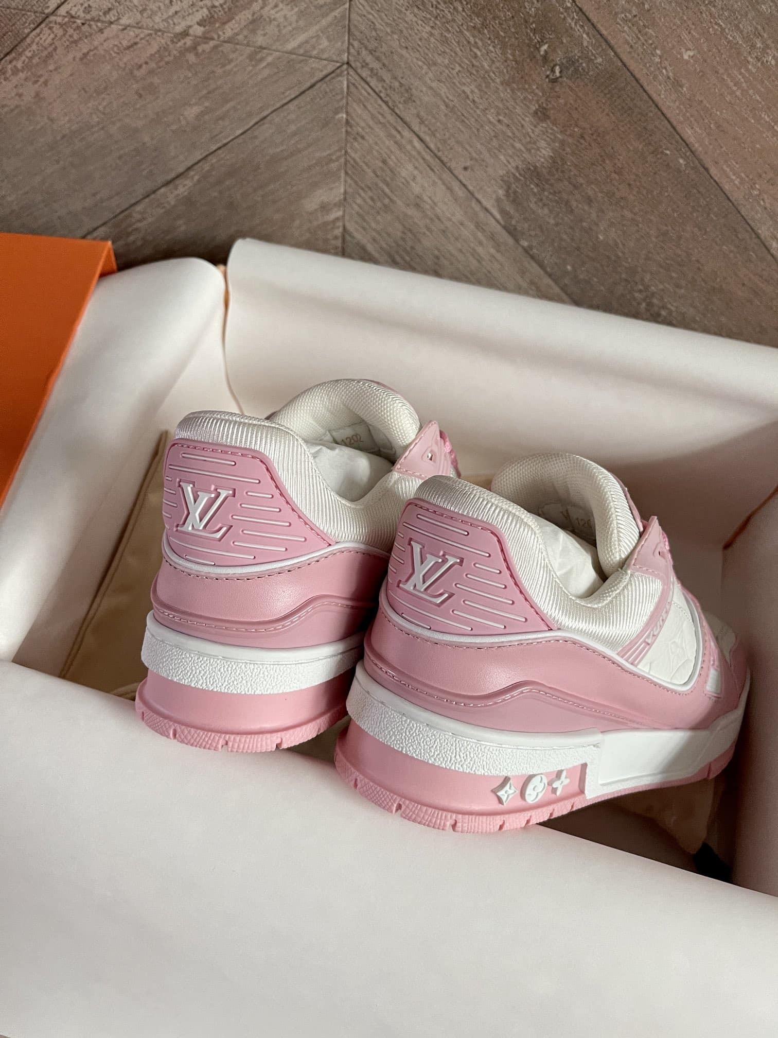 Louis Vuitton LV Trainer Grained Leather Sneaker Pink Rose 1AGZCF - Image 7