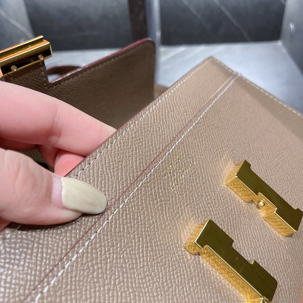 Hermès Constance To Go Wallet Epsom Crossbody Bag Etoupe 21Cm H080125CC18 - Image 8