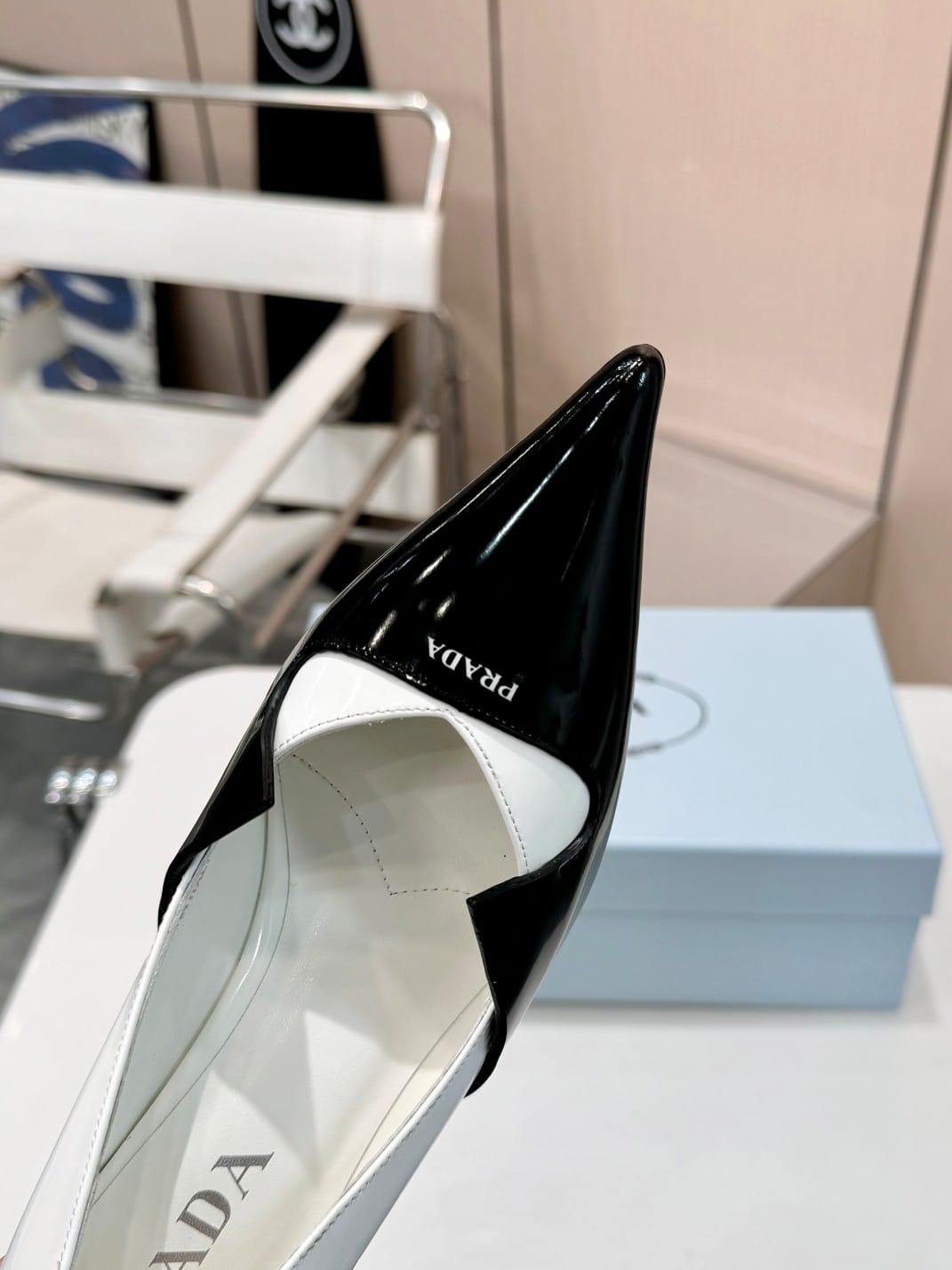 Prada Two Tone Patent Leather Pump Black And White - Image 6