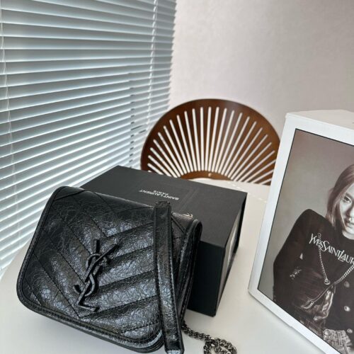 Alternative view of Saint Laurent Niki Vintage Leather Chain Wallet Black 19Cm 583103 0En04 1000