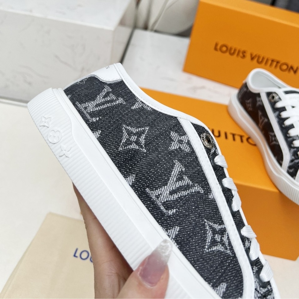 Louis Vuitton Lagoon Denim Sneaker Grey 1Agygk - Image 6