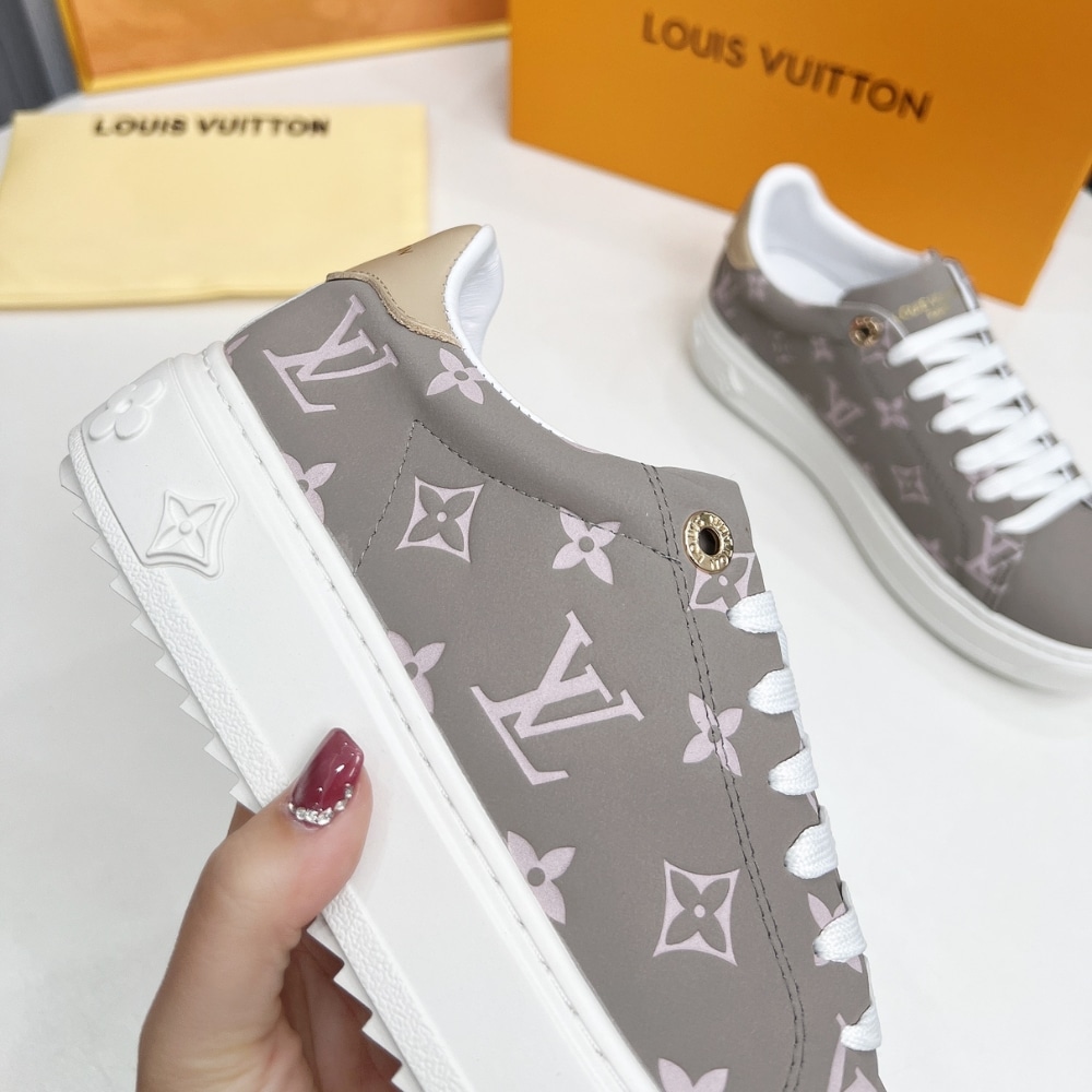 Louis Vuitton Time Out Leather Sneaker Grey 1AGUVW - Image 4