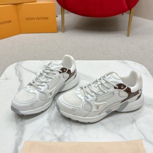 Alternative view of Louis Vuitton Lv Olympia Sneaker Blanc 1Ahoeu