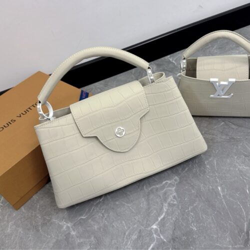 Alternative view of Louis Vuitton Capucines MM Leather Top Handle Bag 33cm