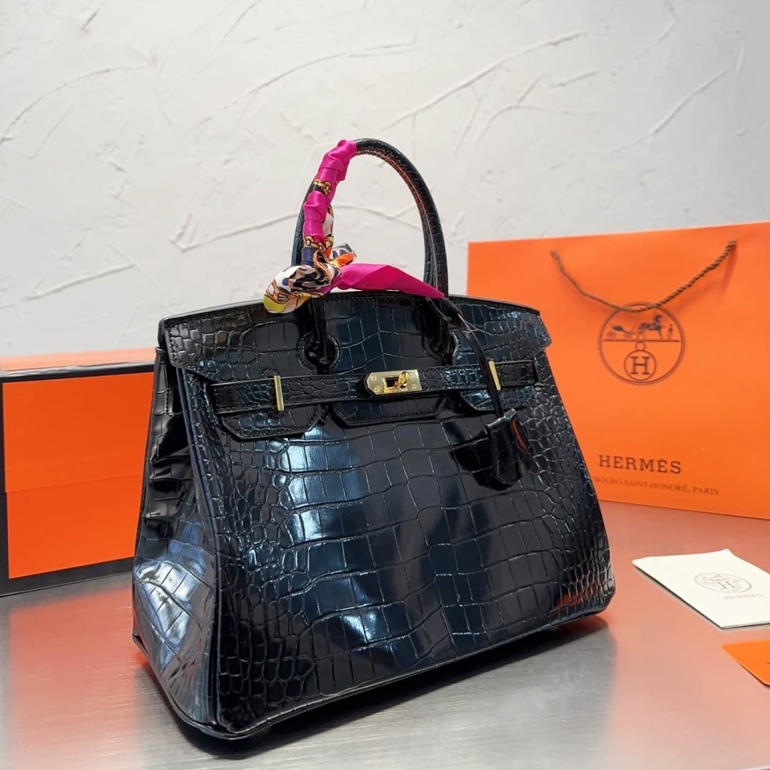 Hermes Birkin 30 Shiny Porosus Crocodile Handbag Black Noir 30Cm - Image 2