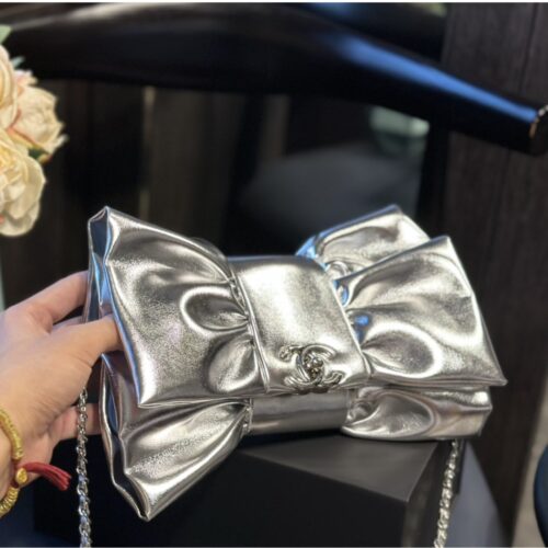 Alternative view of Chanel Clutch Metallic And Silver Metal In Silver 24Cm As5129 B17655 Nzk51
