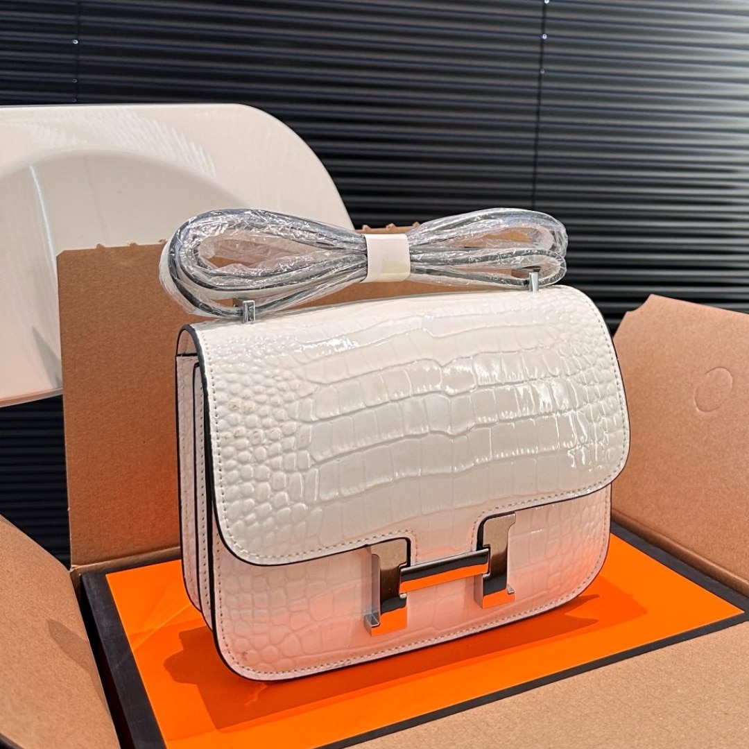 Hermes Constance 19 Mini Shiny Alligator Palladium Hardware Crossbody Bag White 19Cm - Image 2