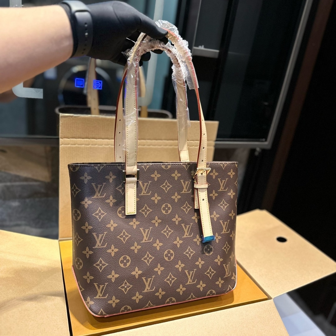 Louis Vuitton Piano Monogram Canvas Tote Bag Brown 33Cm M12095 - Image 8