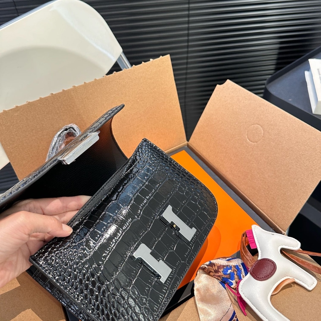Hermes Constance 19 Mini Shiny Alligator Palladium Hardware Crossbody Bag Black 19Cm - Image 5
