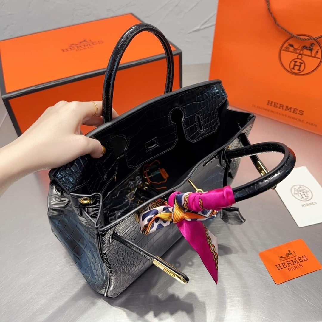 Hermes Birkin 30 Shiny Porosus Crocodile Handbag Black Noir 30Cm - Image 4