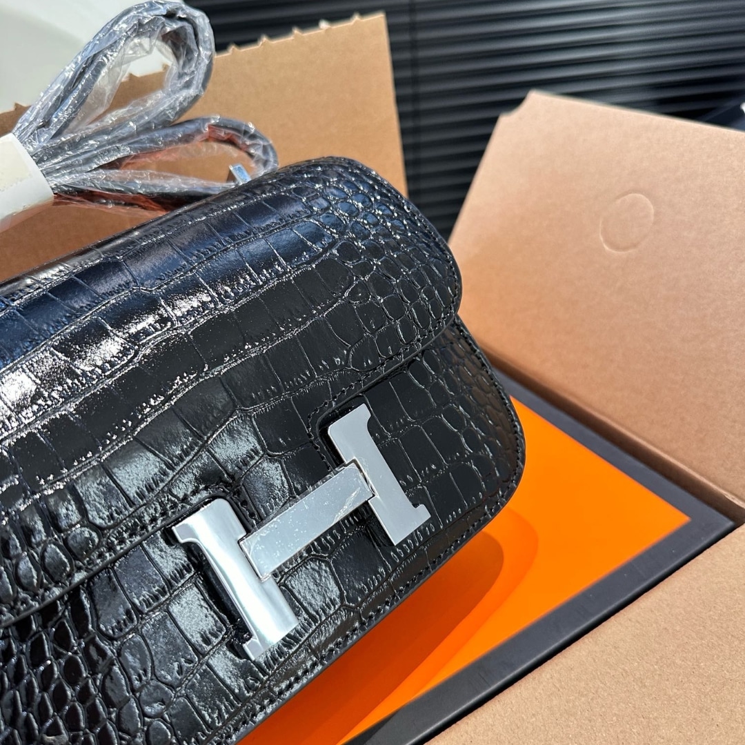 Hermes Constance 19 Mini Shiny Alligator Palladium Hardware Crossbody Bag Black 19Cm - Image 7