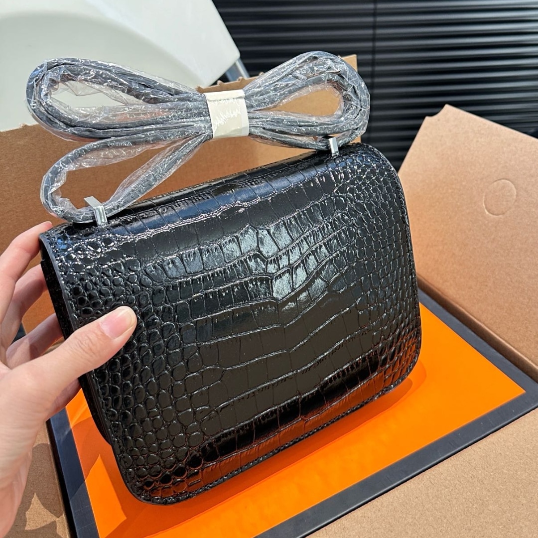 Hermes Constance 19 Mini Shiny Alligator Palladium Hardware Crossbody Bag Black 19Cm - Image 9