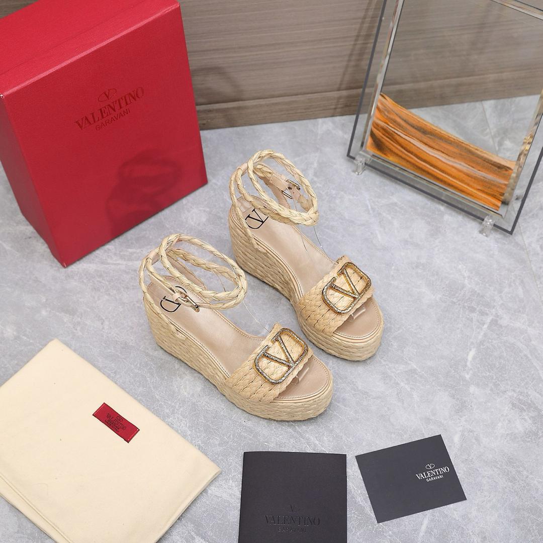 Valentino Garavani Vlogo Cut Out Wedge Sandals In Raffia Platform Natural 110mm - Image 9