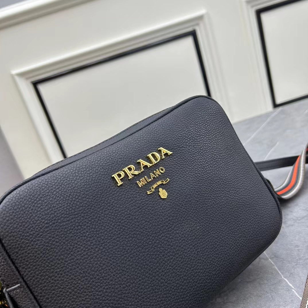 Prada Grained Leather Shoulder Bag 23Cm - Image 5