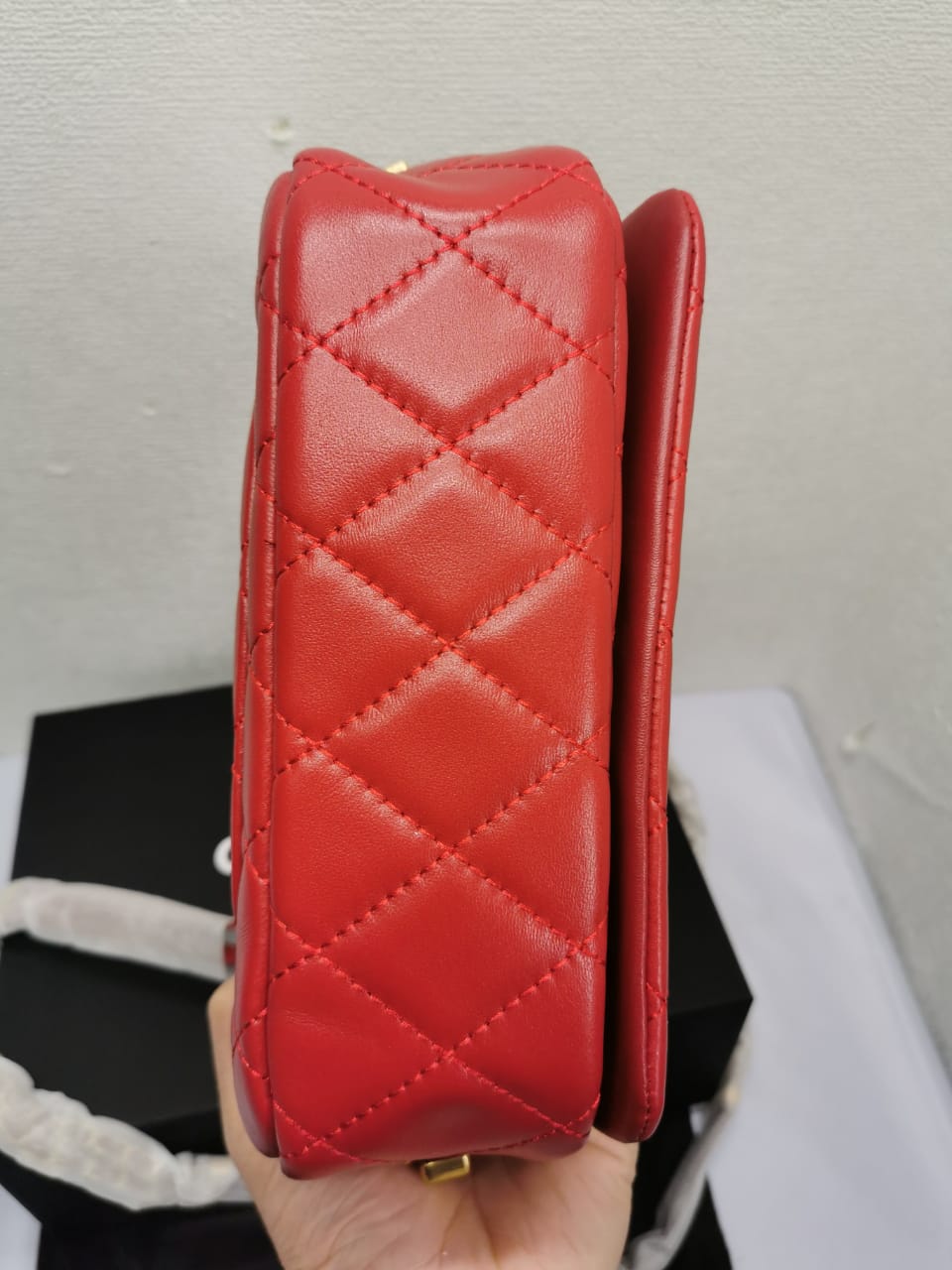 Chanel 23B Small Smooth Leather Flap Bags Red 22cm - Image 4