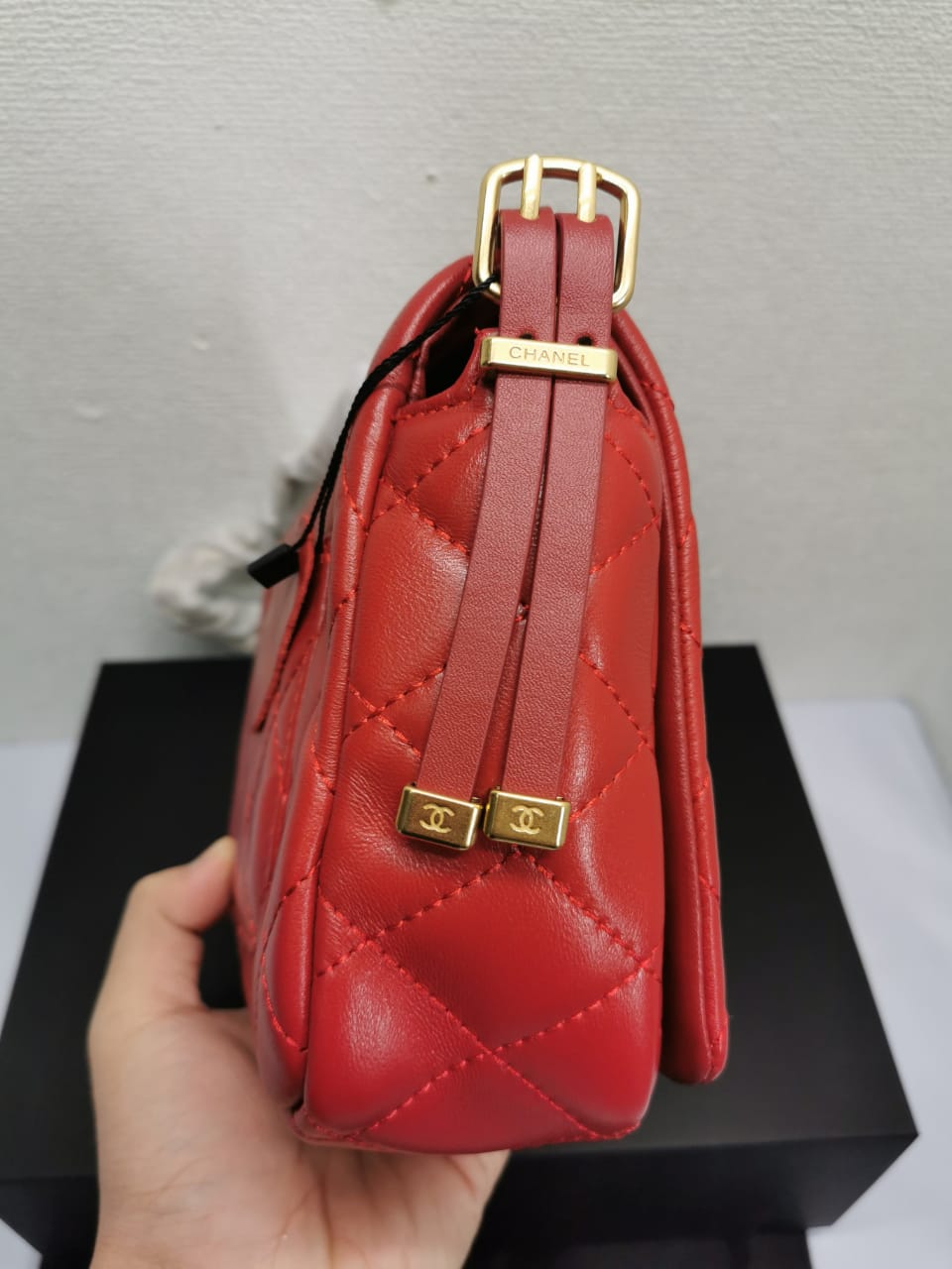 Chanel 23B Small Smooth Leather Flap Bags Red 22cm - Image 5