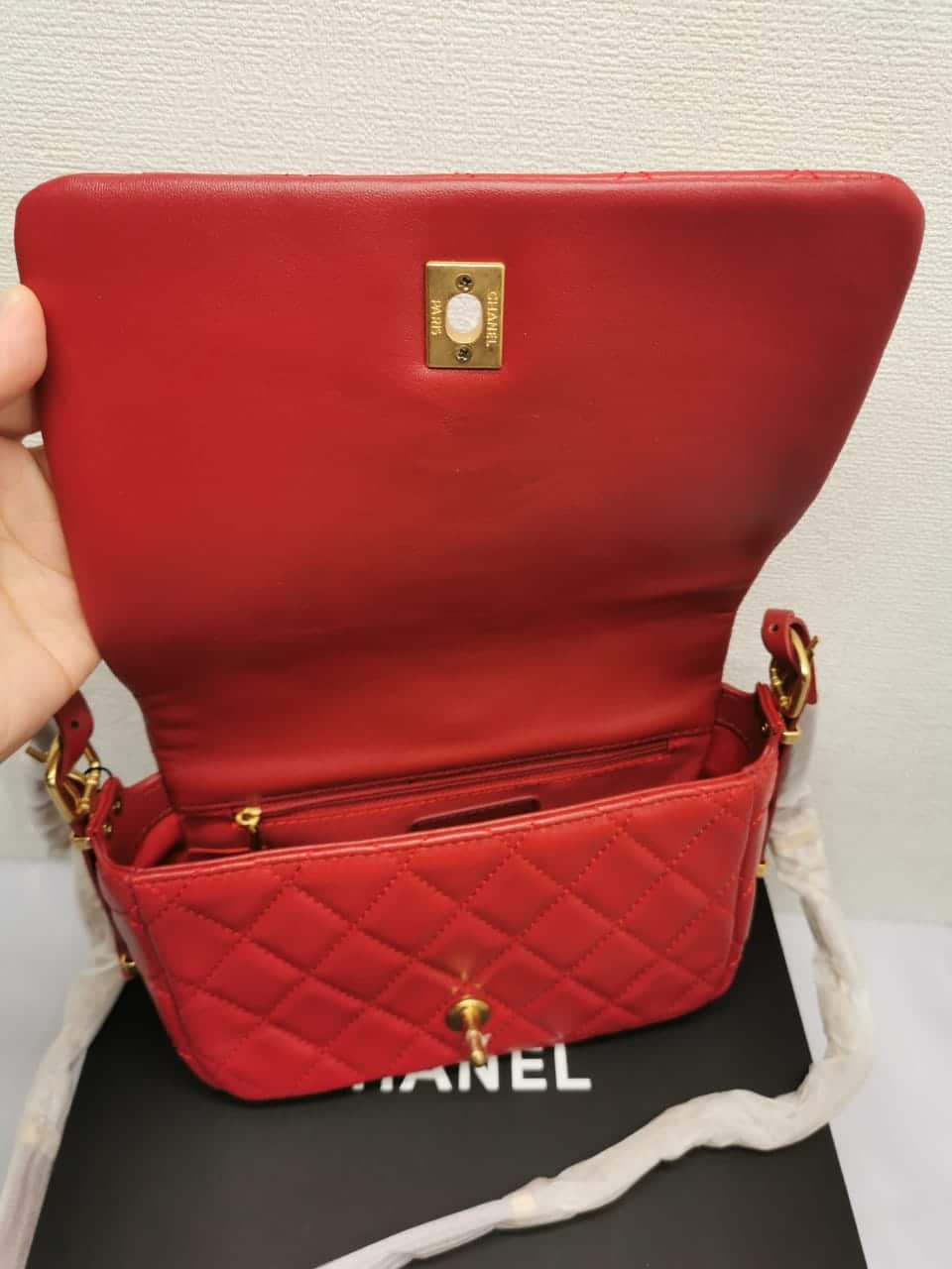 Chanel 23B Small Smooth Leather Flap Bags Red 22cm - Image 8
