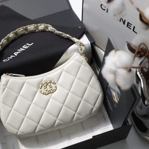 Alternative view of Chanel Clutch With Strap White 24Cm