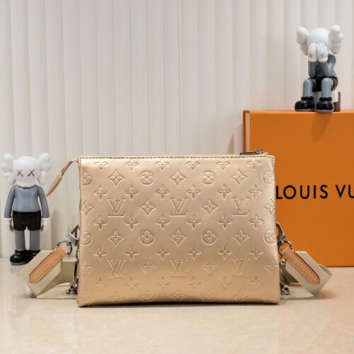 Alternative view of Louis Vuitton Coussin PM Gold 26Cm M59278