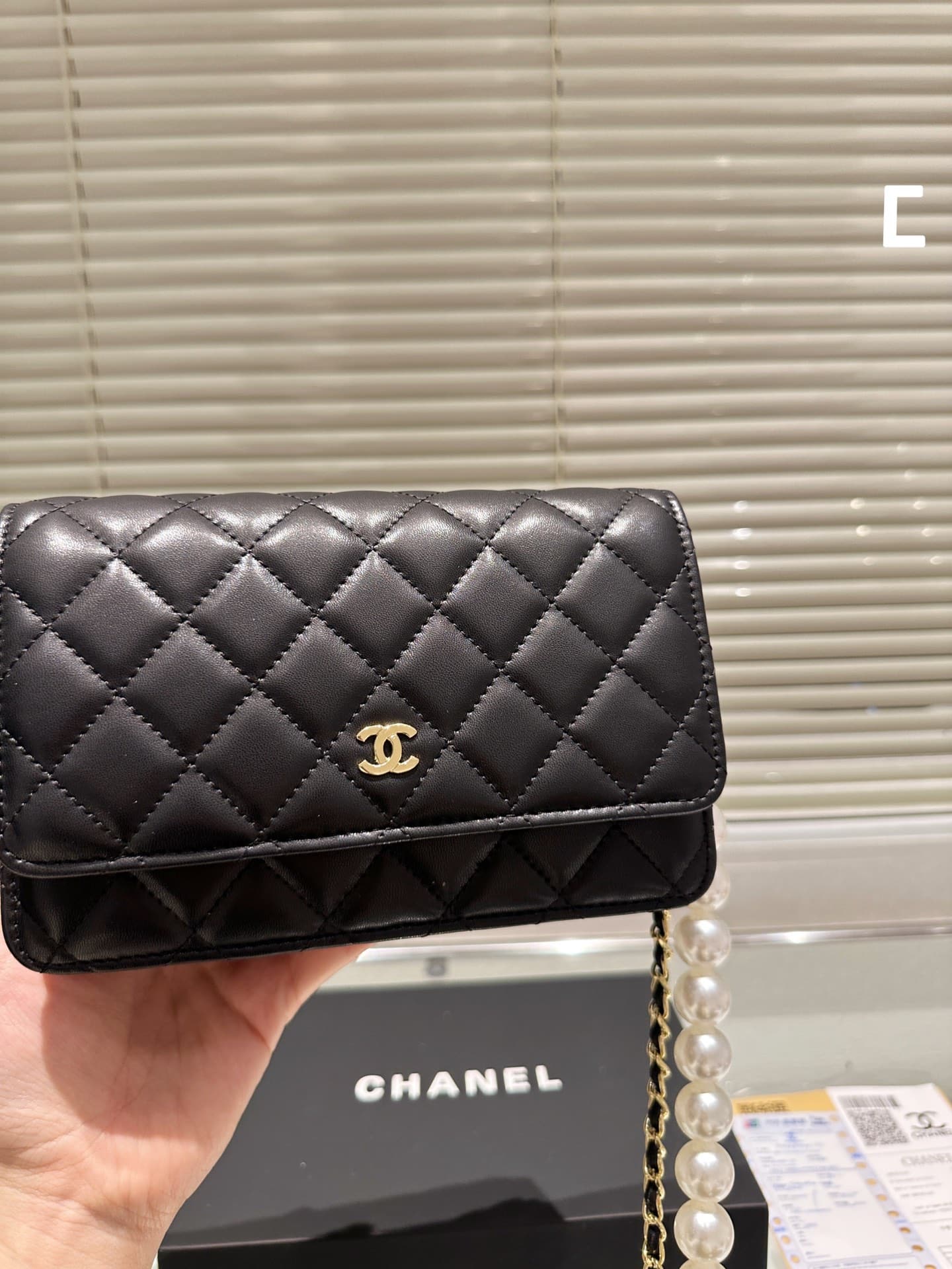 Chanel Classic Mini Smooth Leather Wallet On Chain Black 20cm - Image 4