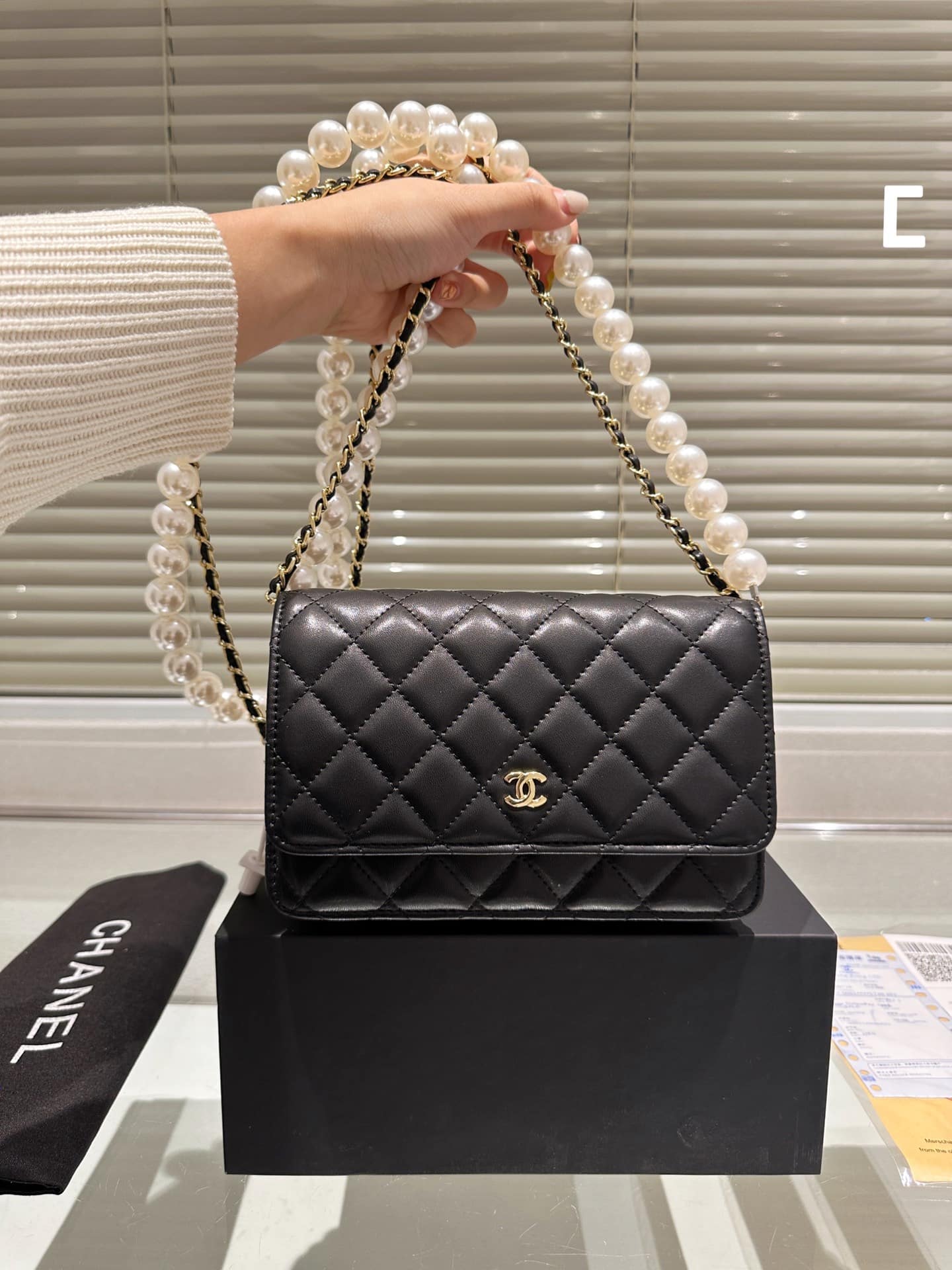 Chanel Classic Mini Smooth Leather Wallet On Chain Black 20cm - Image 7
