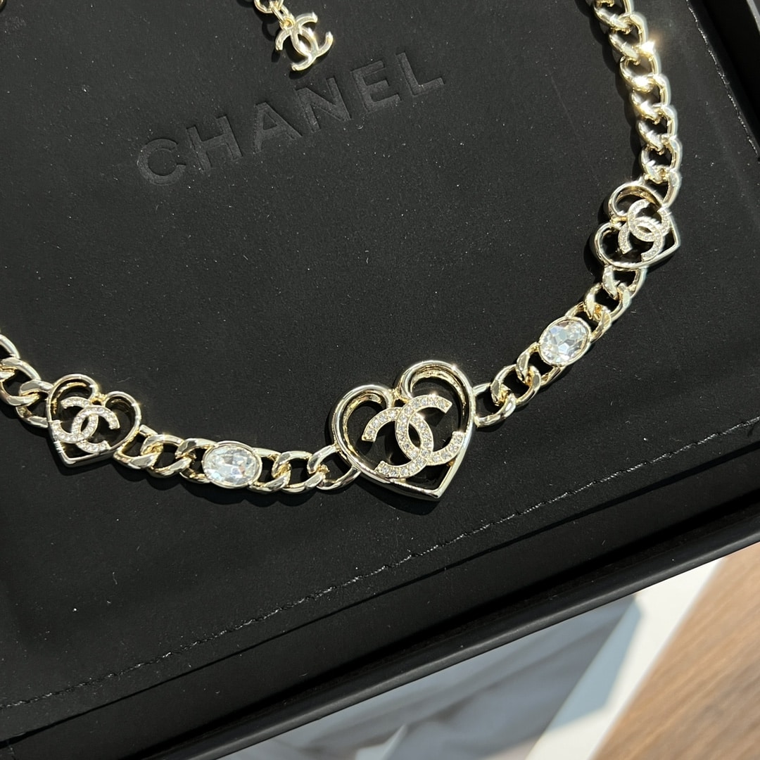 Chanel Heart Choker Necklace Crystals AB5843 B05183 NB602 - Image 3