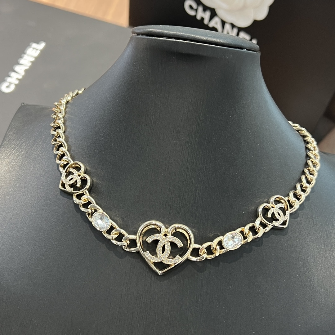 Chanel Heart Choker Necklace Crystals AB5843 B05183 NB602 - Image 4
