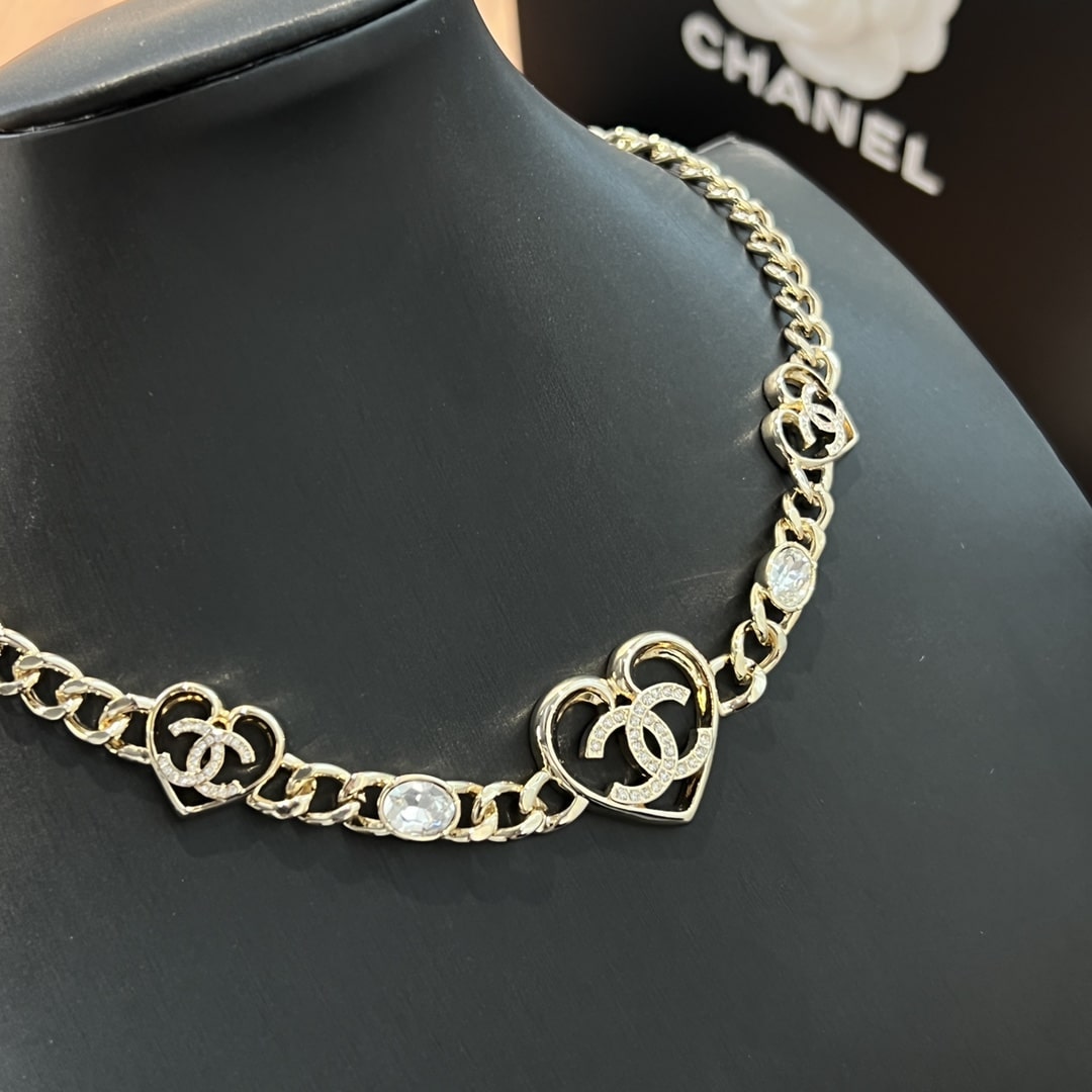 Chanel Heart Choker Necklace Crystals AB5843 B05183 NB602 - Image 5