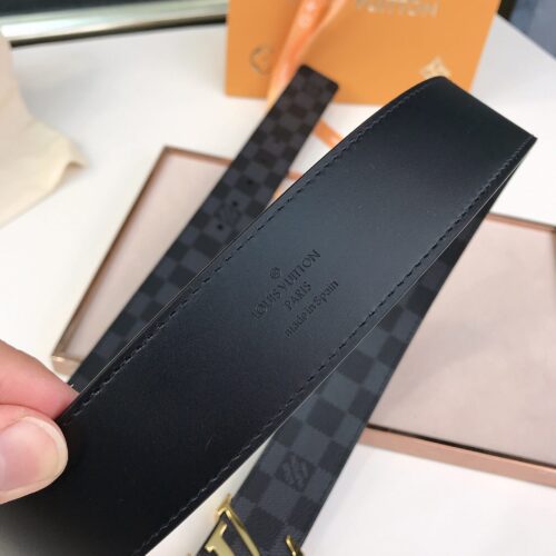 Alternative view of Louis Vuitton Lv Ceinture Initiales Reversible Gold 4Cm