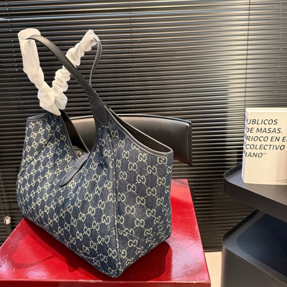 Gucci Mercato Medium GG Canvas Denim Tote Bag Blue 35Cm - Image 4