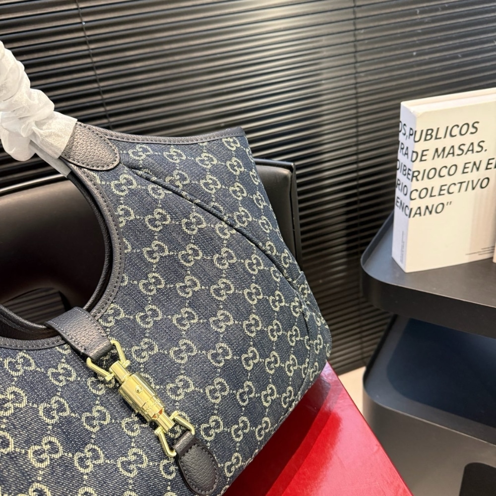 Gucci Mercato Medium GG Canvas Denim Tote Bag Blue 35Cm - Image 6