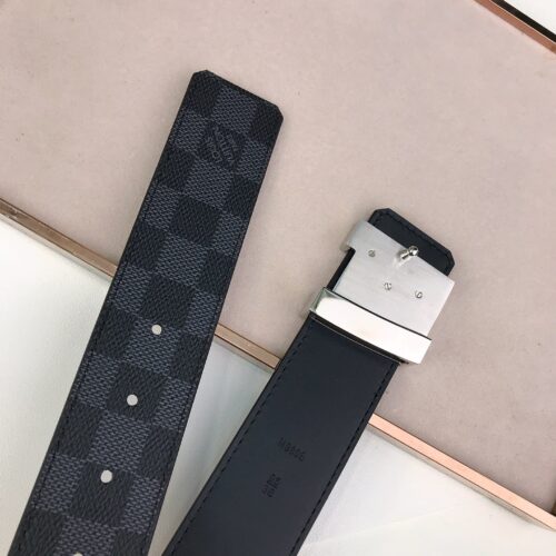 Alternative view of Louis Vuitton Lv Ceinture Initiales Reversible Silver 4Cm