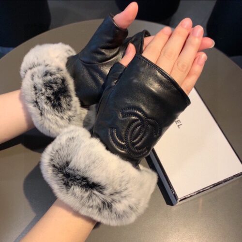 Alternative view of Chanel Vip Gloves Lamnskin Fur Black