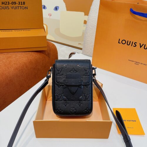 Alternative view of Louis Vuitton S Lock Vertical Monogram Wearable Wallet Black 19Cm M81524