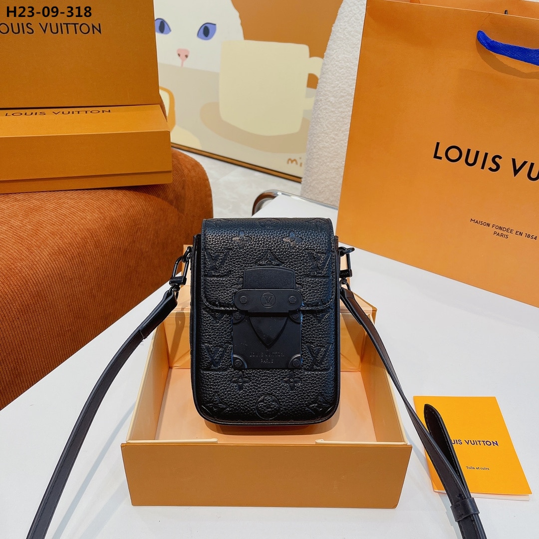 Louis Vuitton S Lock Vertical Monogram Wearable Wallet Black 19Cm M81524 - Image 2
