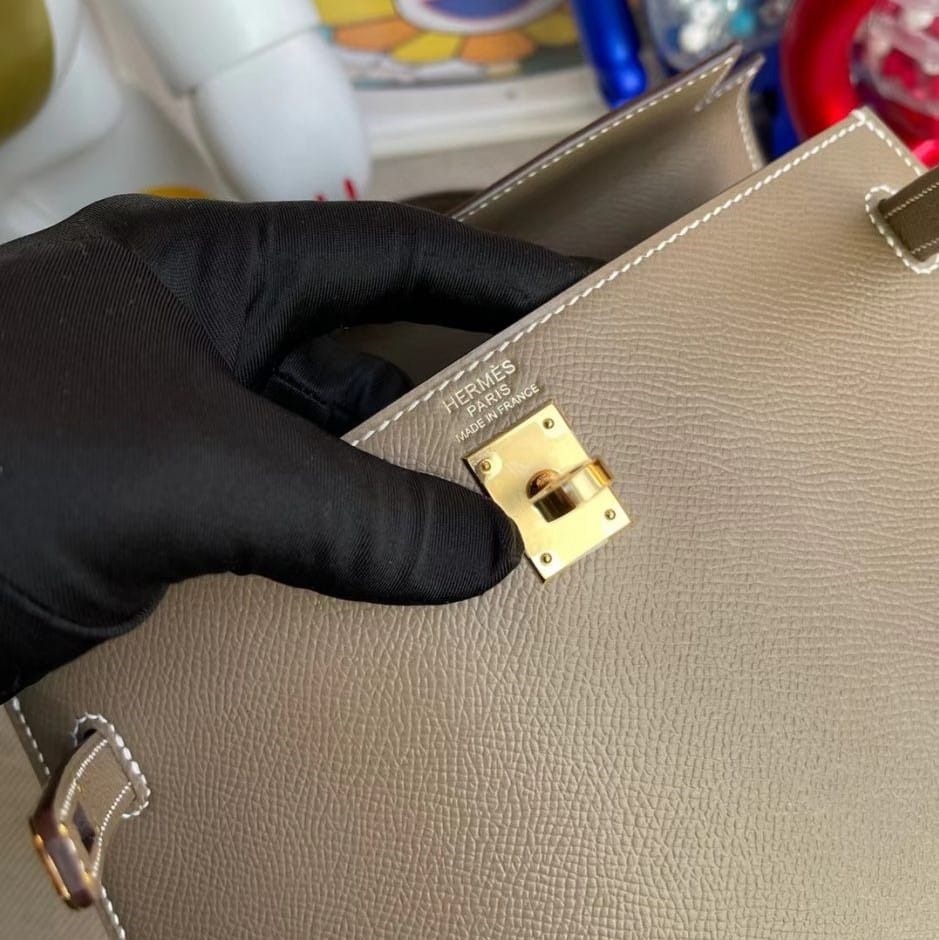 Hermes Kelly Epsom Gold-tone Hardware Handbag Etoupe CK18 28cm - Image 7