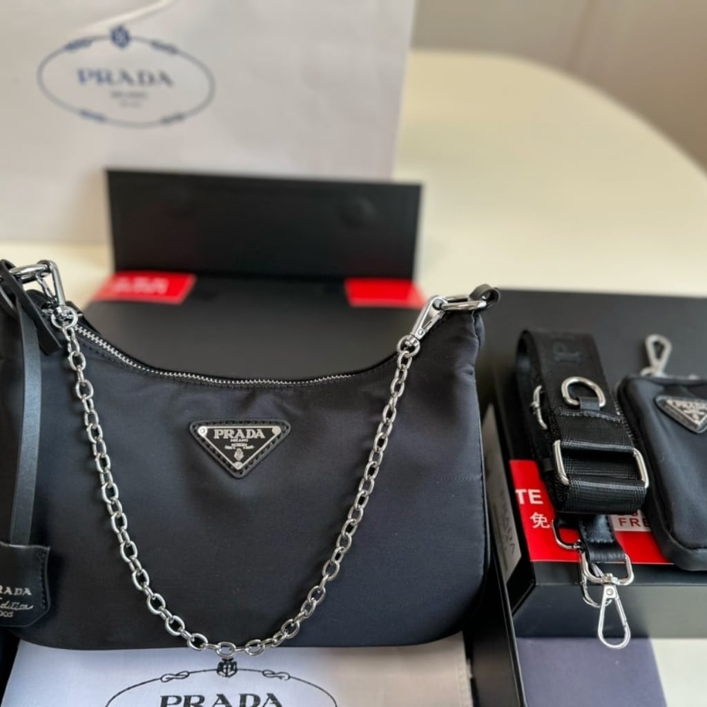 Prada Re Edition 2005 Re Nylon Shoulder Bag Black 22cm 1BH204 R064 F0002 V V9L - Image 2