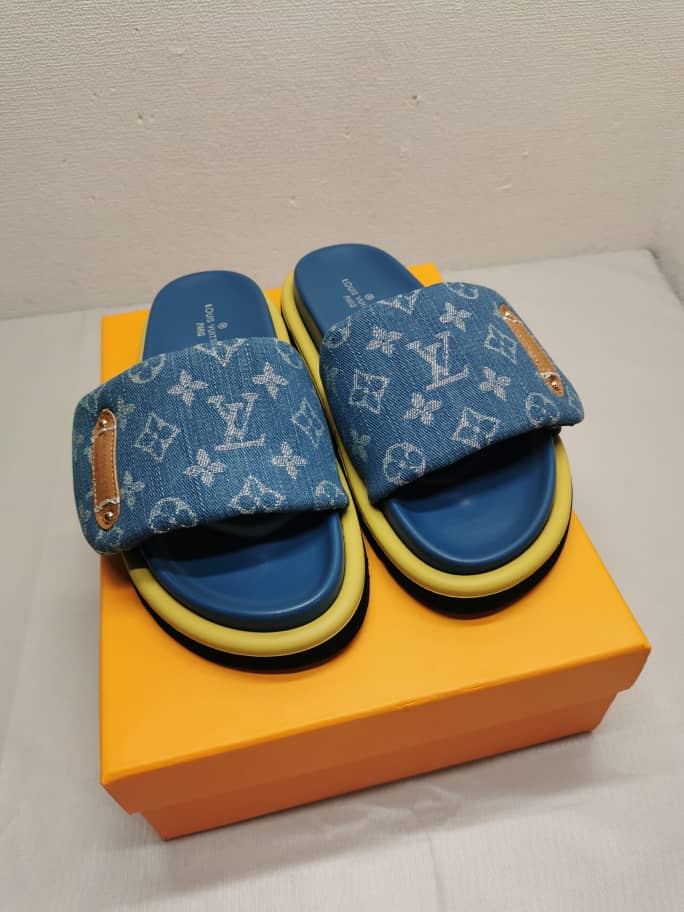 Louis Vuitton Pool Pillow Flat Comfort Monogram Denim Mules Blue 1AGUZP - Image 5