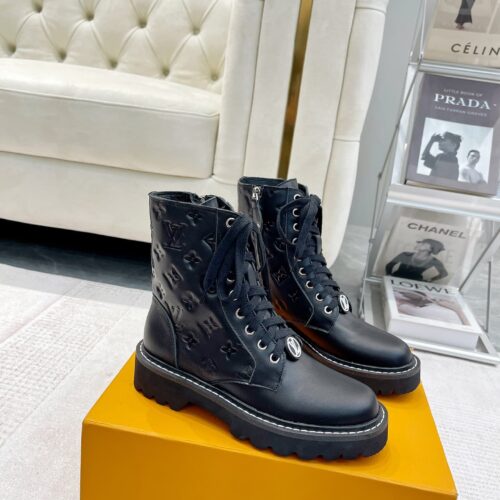 Alternative view of Louis Vuitton Territory Flat Ranger Black 1Abuvn