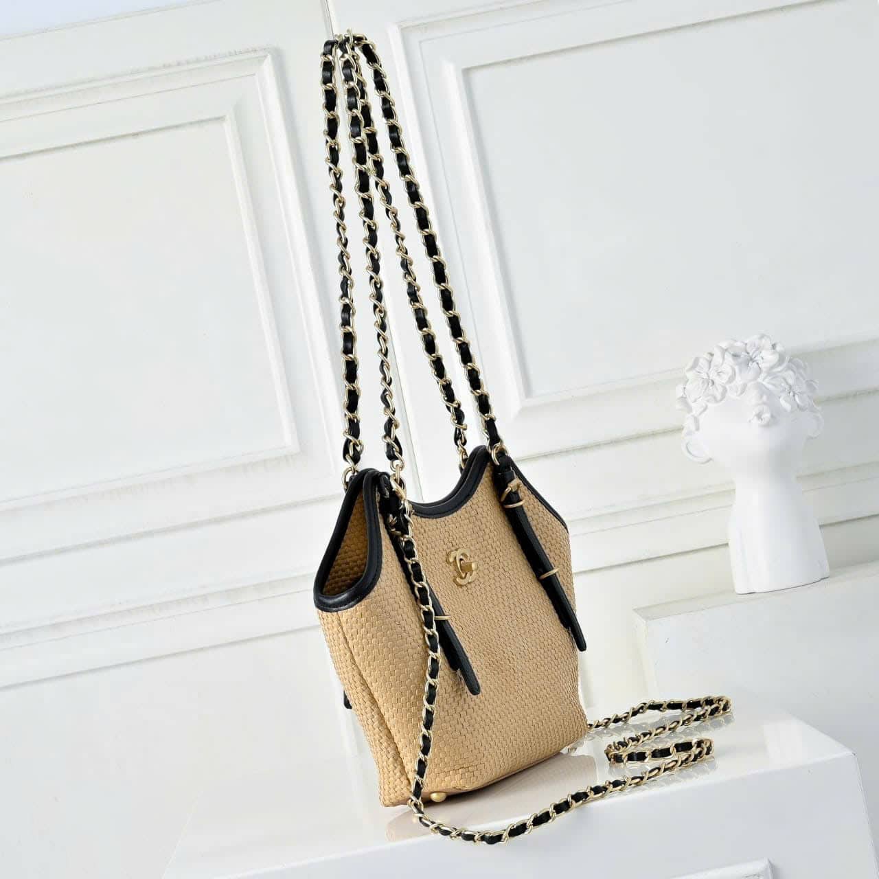 Chanel Shopping Bag Medium Braided Raffia Tote Bag Beige 30cm - Image 3