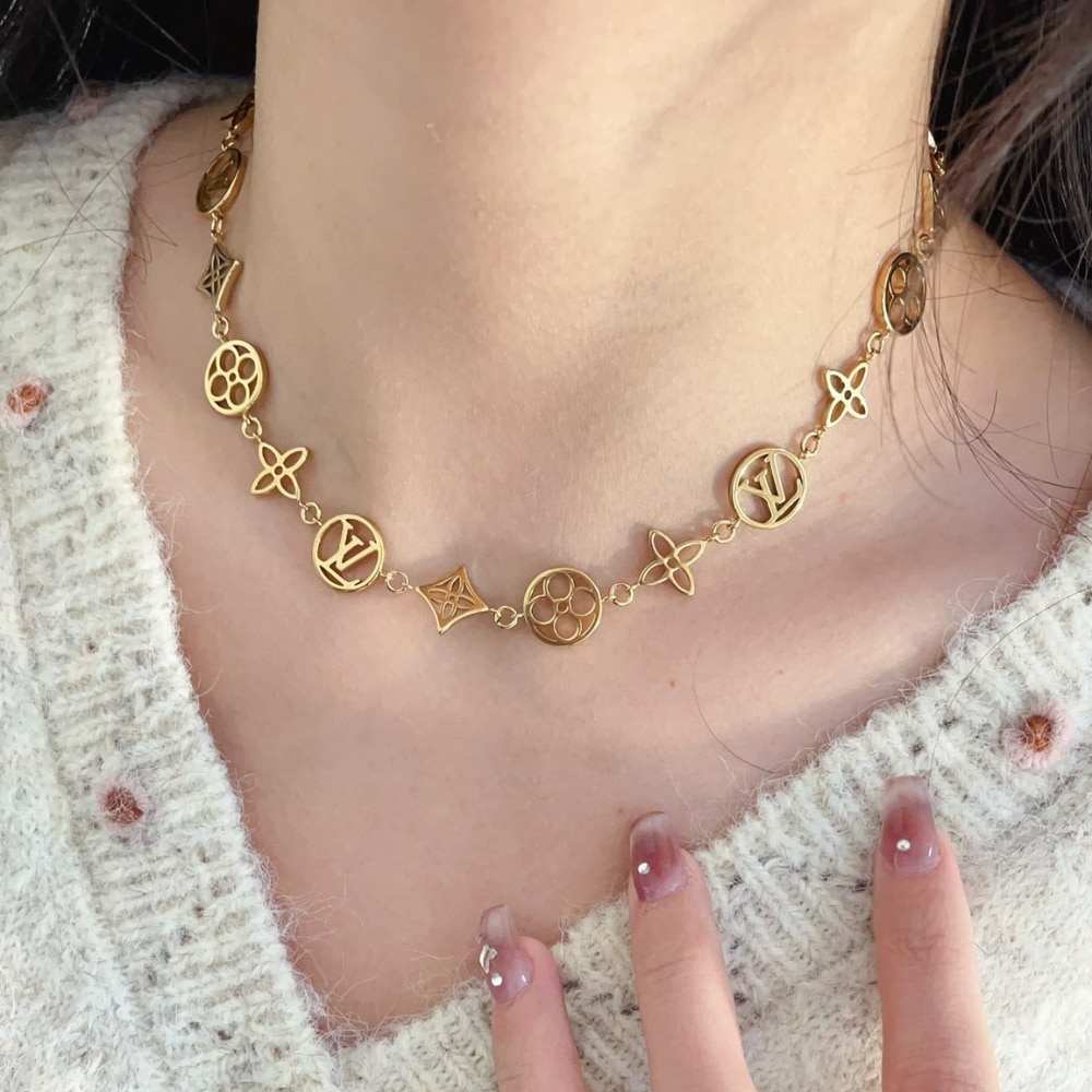 Louis Vuitton LV Lace Gold Tone Metal Necklace M01057 - Image 6