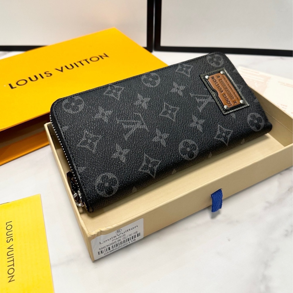 Louis Vuitton Vertical Monogram Eclipse Canvas Wallet Black 20cm - Image 3