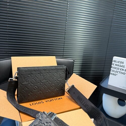 Alternative view of Louis Vuitton Gaston Wearable Wallet Monogram Shadow Crossbody Bag Black 22Cm M81115