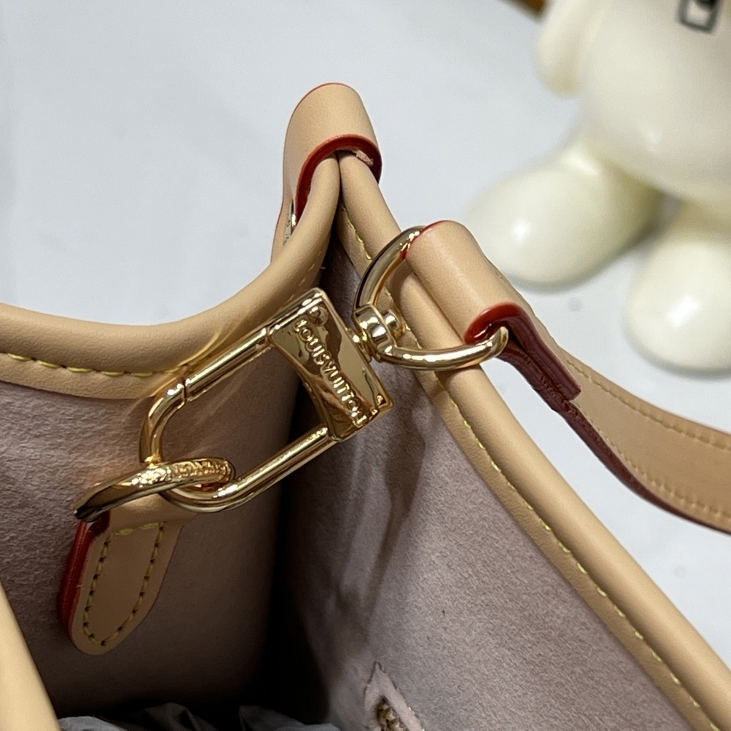 Louis Vuitton OnTheGo PM Monogram Emblème Handbag Pink 25cm - Image 7