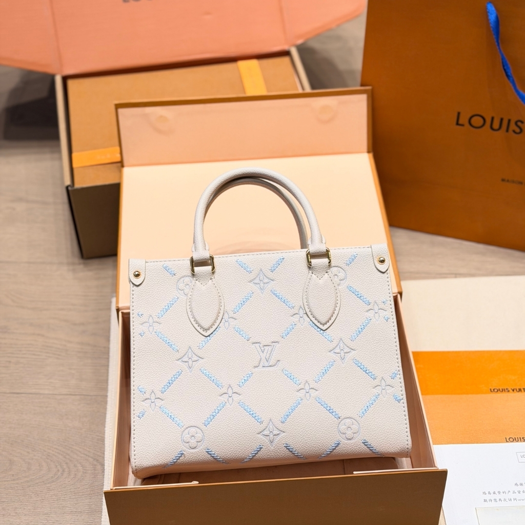 Louis Vuitton Onthego PM Monogram Empreint Couturee Handbag Ivory 25cm - Image 4