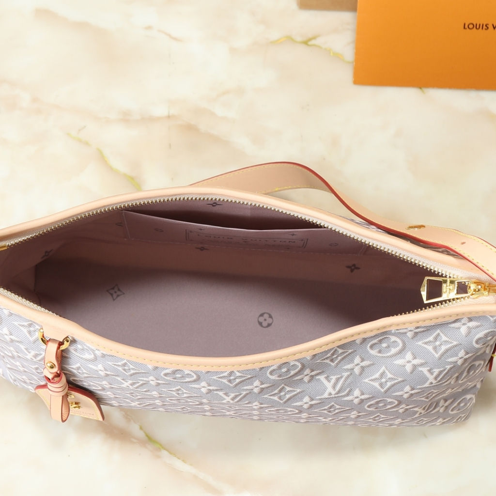Louis Vuitton Carryall East West Monogram Emblème Shoulder Bag Gray 36cm M2A136 - Image 8